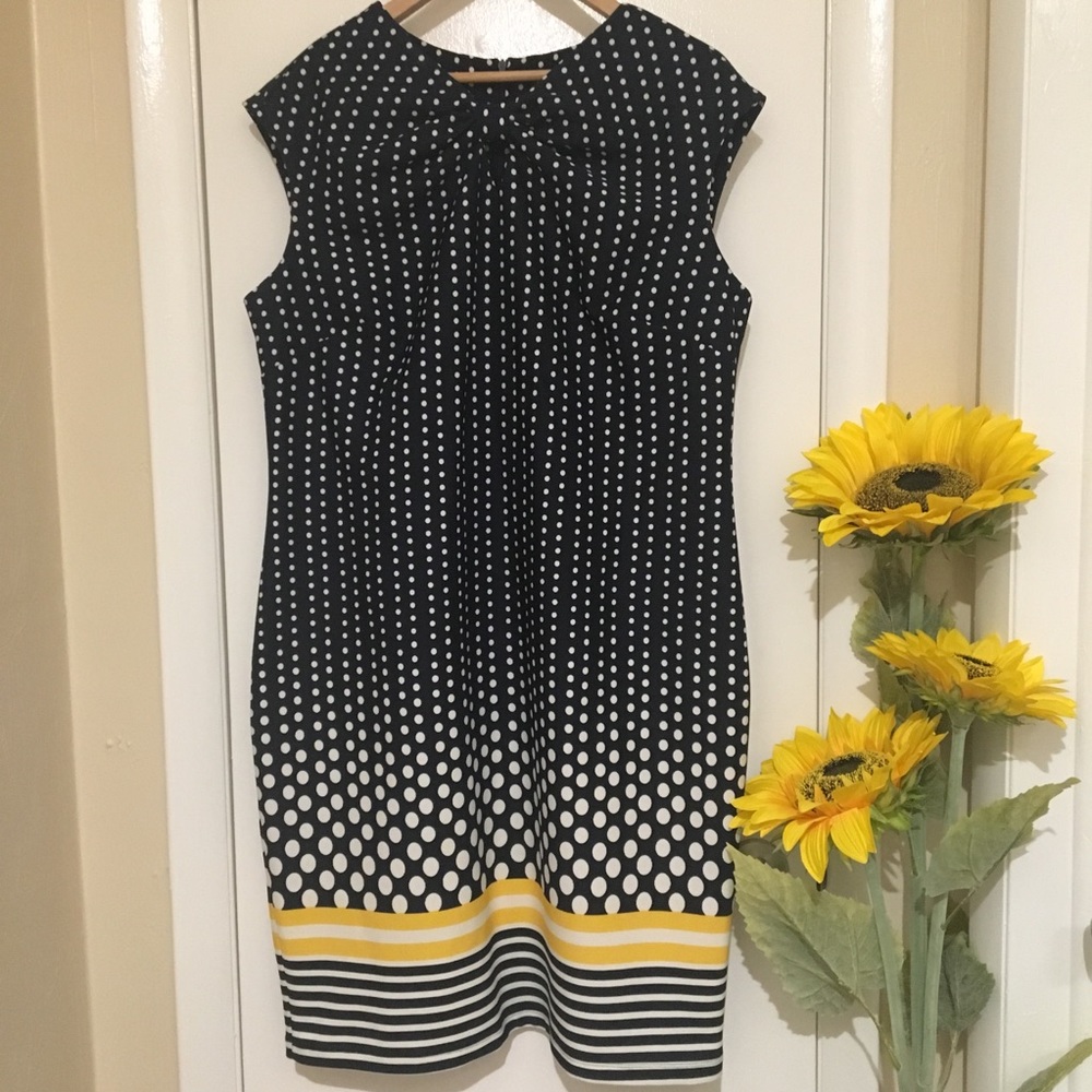 Like New! Polka Dot Sheath Dress in Navy size 16